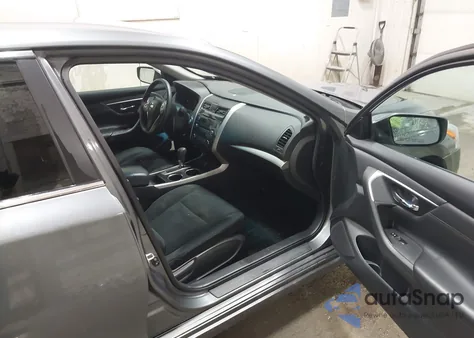 2015 Nissan Altima 2.5/2.5 S/2.5 Sl/2.5 Sv из США, поврежденный, VIN 1N4AL3AP5FN873589